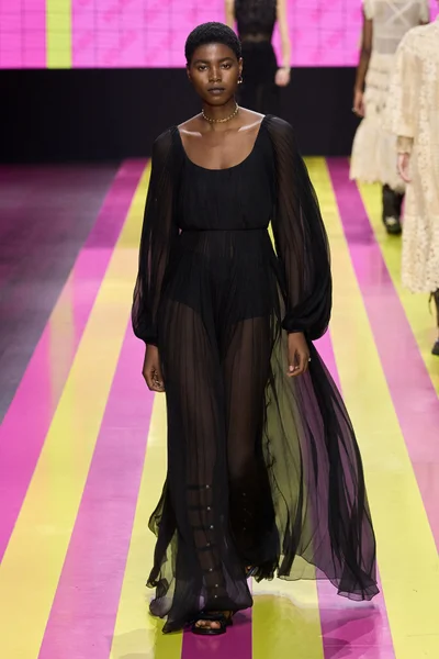 Look 75